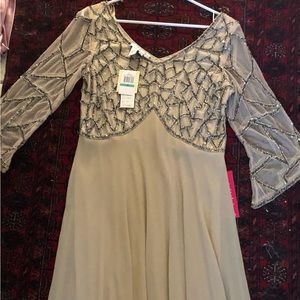 J Kara Women's 3/4 Sleeve Geo V neck Beaded Gown NEW WITH TAGS sz 16